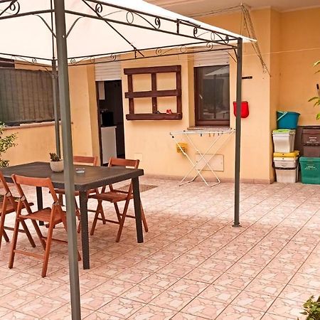 Domumontegrappa - Appartamento Indipendente Con Giardino - Sestu Екстериор снимка